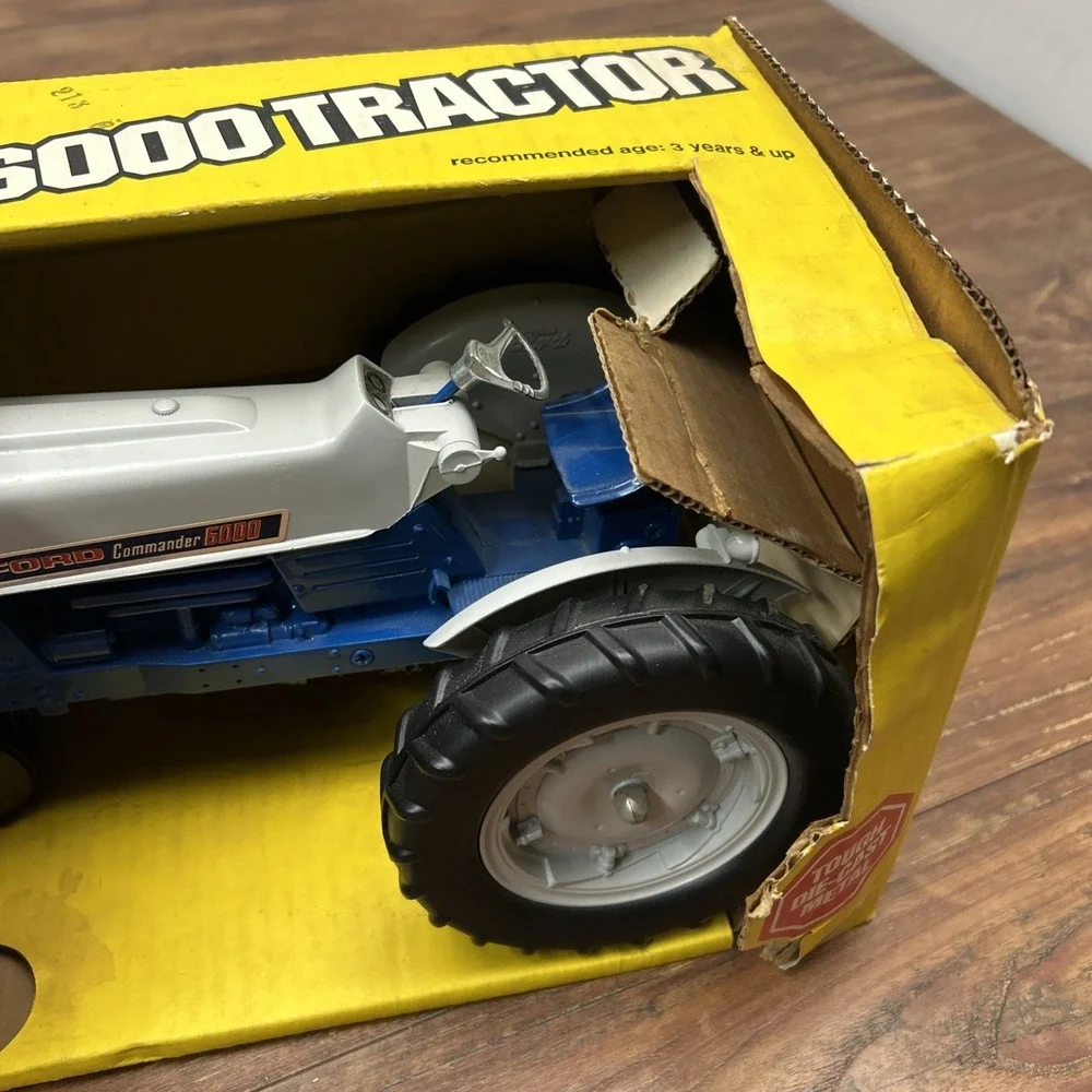 1965 Hubley Gabriel 1:12 Ford Commander 6000 Blue White Farm Tractor, Yellow Box